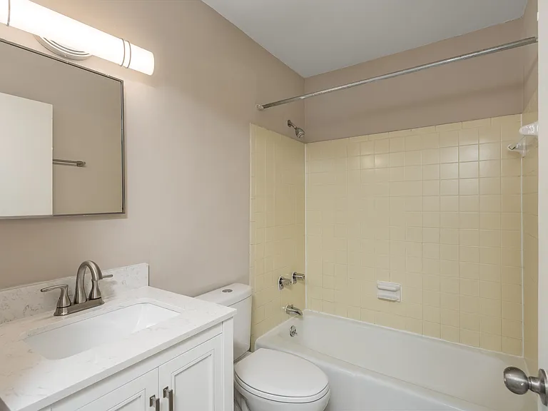 City View Apartments — Photo 28