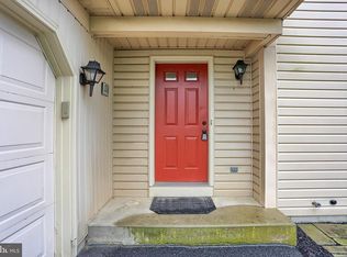 226 Pine Ln, New Holland, PA 17557