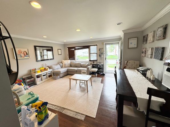 93 E End Ave