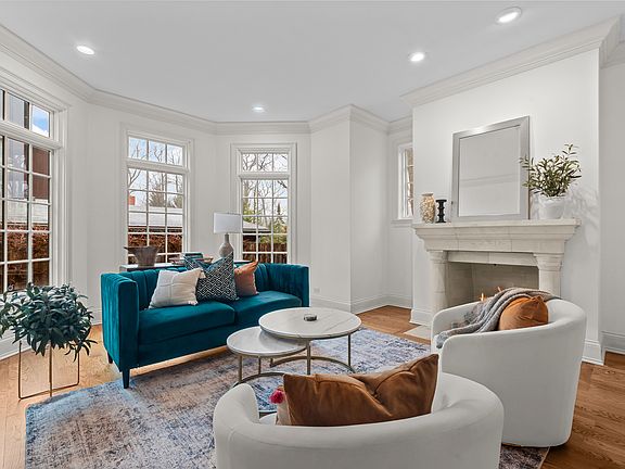 3rd image of 338 E Witchwood Ln