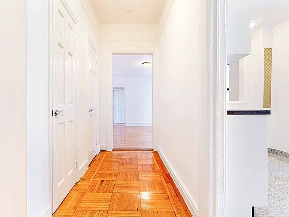 5th image of 24 Bennett Ave APT 53B