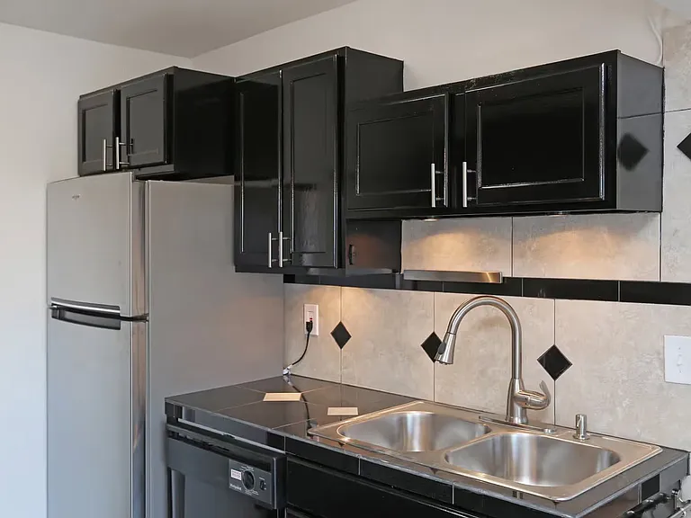5458 Beechmont Ave #212 — Photo 2