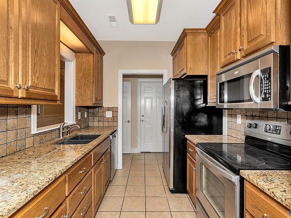 3rd image of 212 Southern Wind Dr