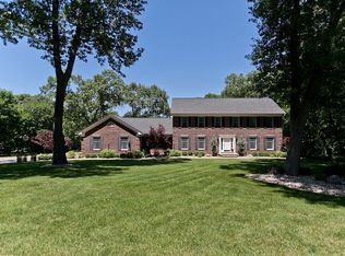4958 Autumn Dr, Cedar Rapids, IA 52411