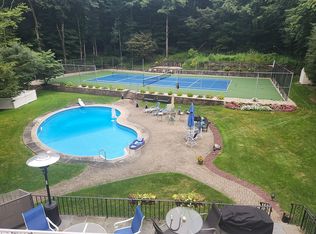 47 Hidden Hollow Ln, Millwood, NY 10546