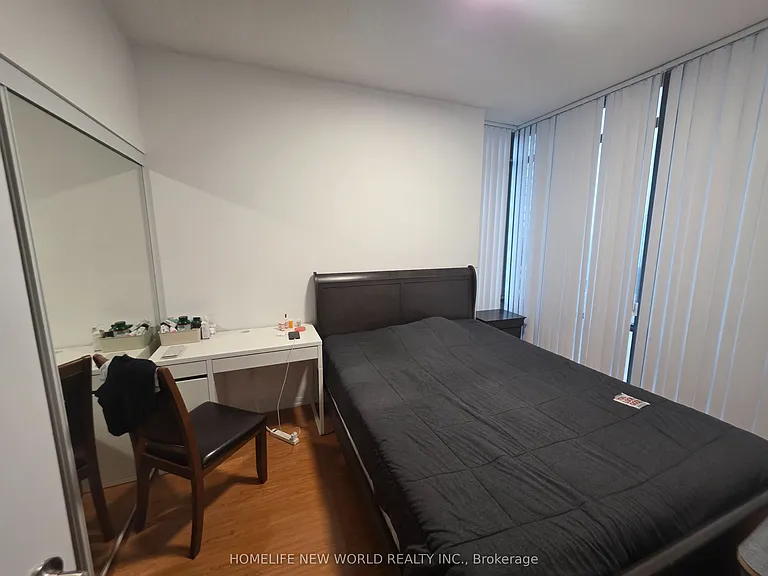 37 Grosvenor St #3308 — Photo 4