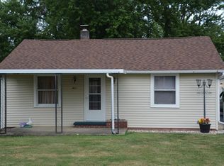 402 S Wright St, Findlay, IL 62534