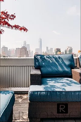 Rented by R New York | media 8