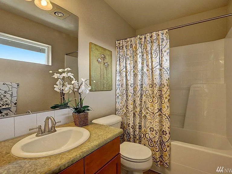 2479 NE Park Dr — Photo 10