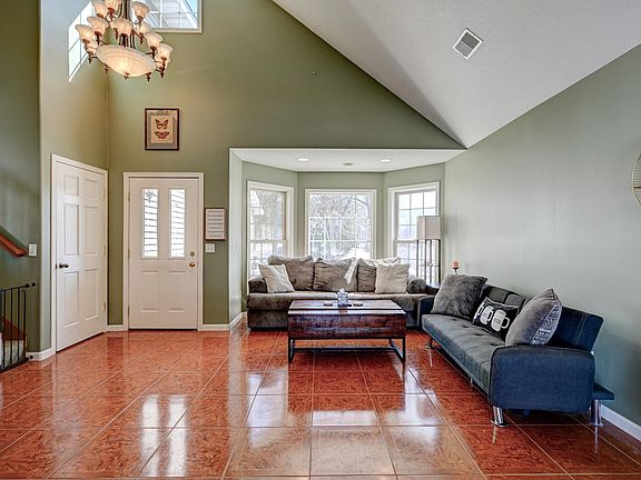 5th image of 27180 Lakewood Dr NW