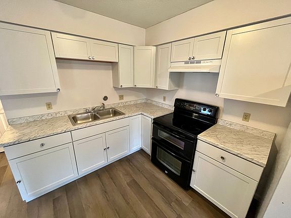 3rd image of 1005 E Grand Ave #1005G21