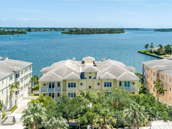 7 Royal Palm Point #1, Vero Beach, FL 32960
