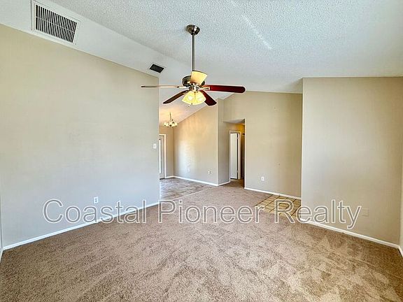 4th image of 1301 Greenlea Dr