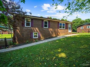 5540 W Pine Hill Ave, Morganton, NC 28655