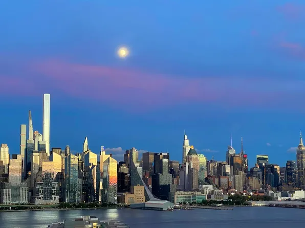 6050 Blvd East image 26 of 33