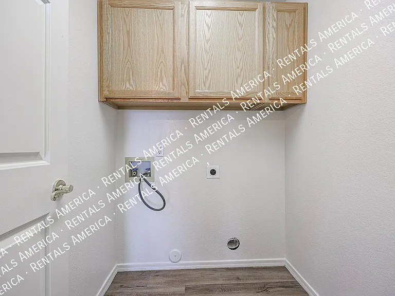 5351 W Saragosa St — Photo 19