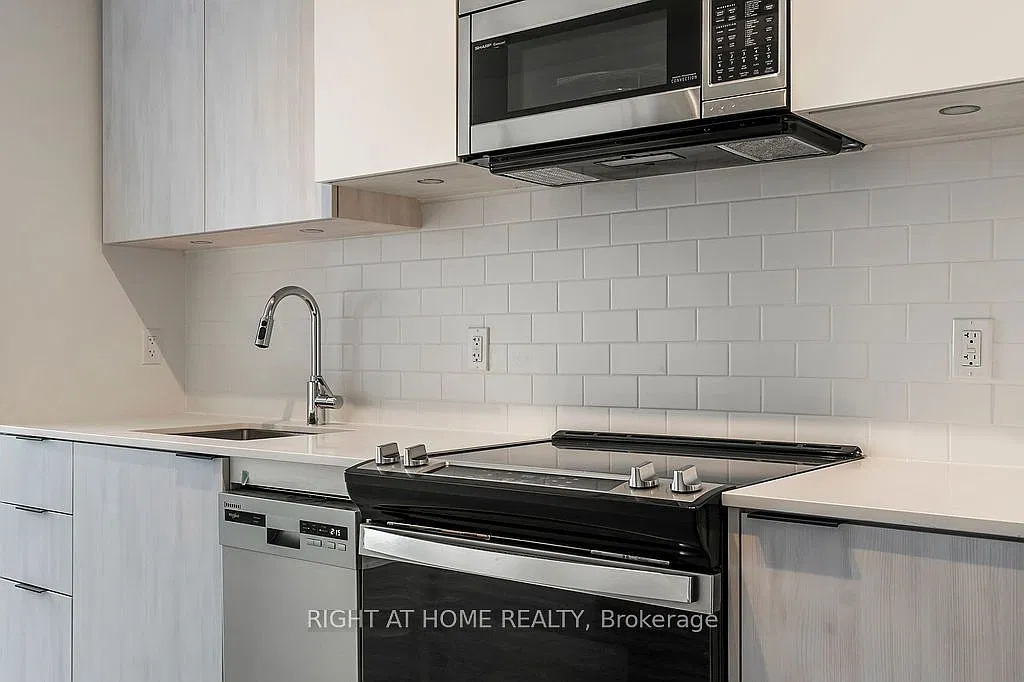 2 bed, $2,600 — Photo 3