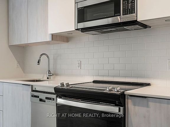 3rd image of 1350 Ellesmere Rd #714