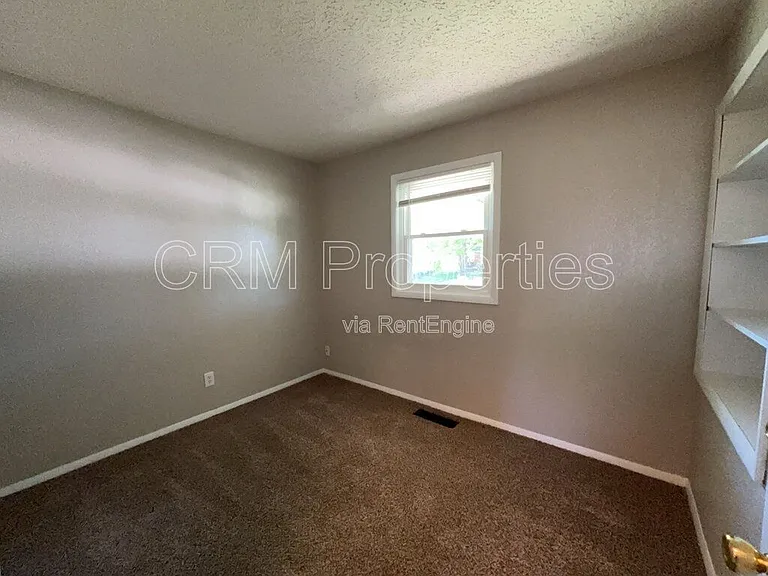 900 Miami Blvd — Photo 13