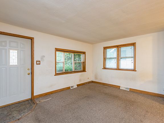5th image of 39315 N Emmaus Ave