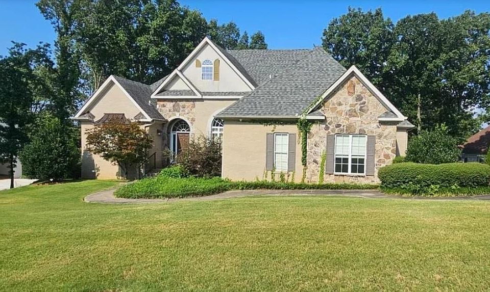 1st image of 3206 Lacoste Dr