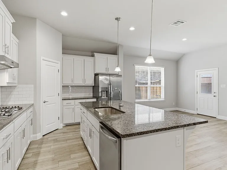 1017 Almond St — Photo 2