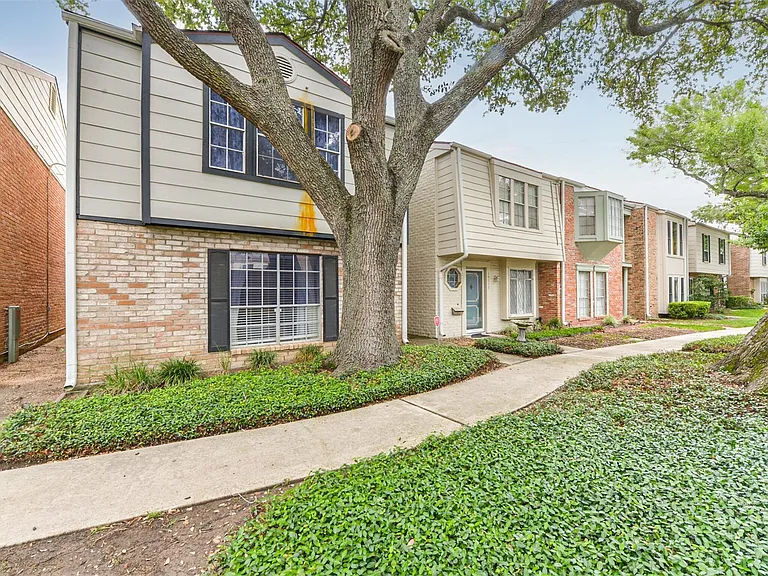 14111 Misty Meadow Ln — Photo 2