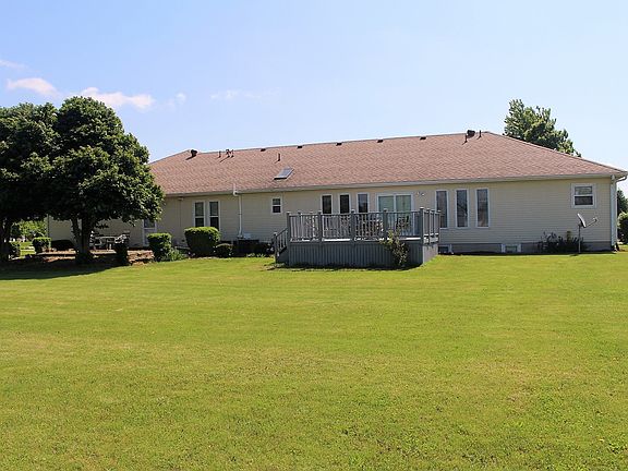 3rd image of 5071 Brittany Ln