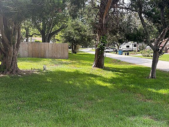 4th image of 1605 Autumn Rd
