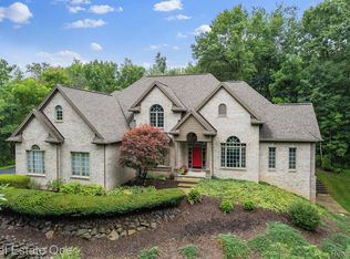 3000 Charann Dr, Howell, MI 48843
