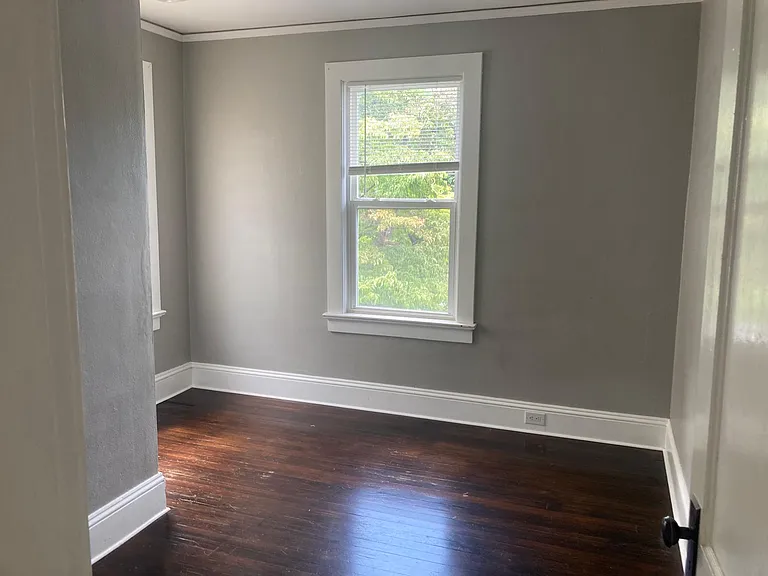 4316 Fort Ave — Photo 10