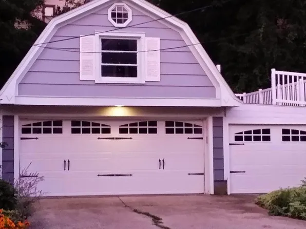 6835 Auburn Ave, Wauwatosa, WI 53213