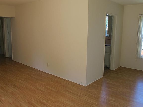 4th image of 3940 Kentucky Dr