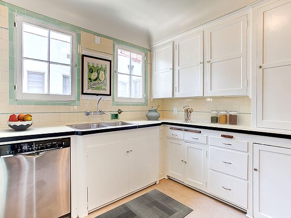 2nd image of 1079 S Redondo Blvd #1079