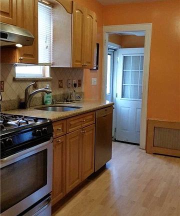3rd image of 80 Franklin Ave