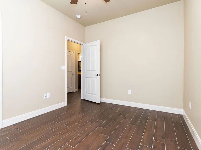 9635 Mossberg St — Photo 16