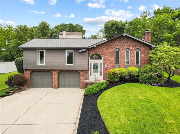 208 Lynn Ann Dr, New Kensington, PA 15068