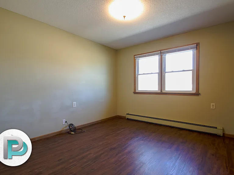 704 Larch St #11 — Photo 11