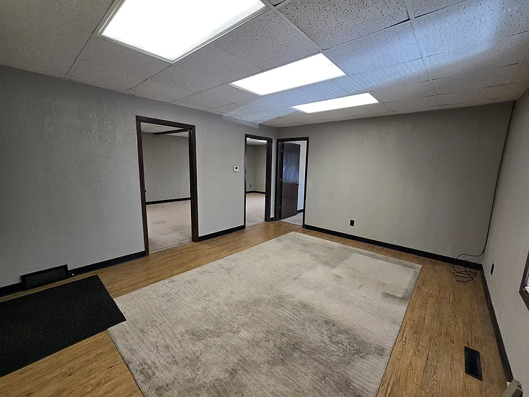 2327 Falls Ave #4 — Photo 1