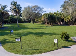 1098 Hibiscus Ln, Delray Beach, FL 33444