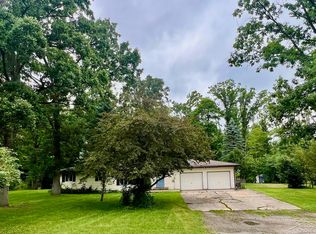 451 E King Ct, Midland, MI 48640