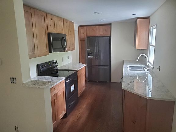 2nd image of 7174 Buena Vista St