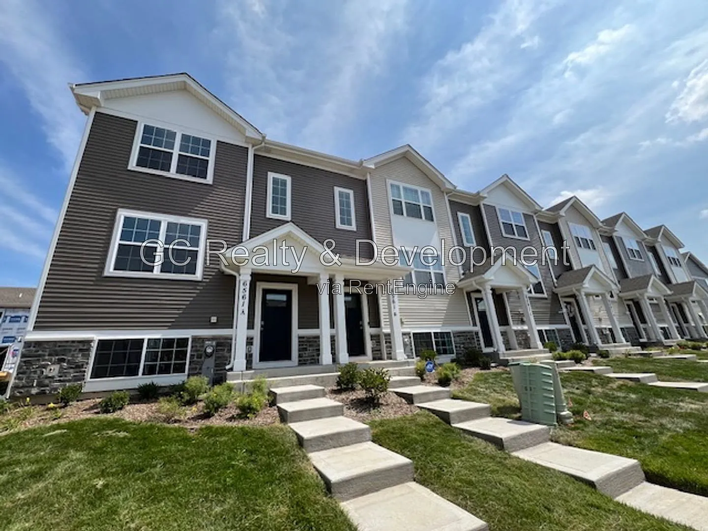 3 bed, 2.5 bath, 1758 sqft, $2,575 — Photo 1