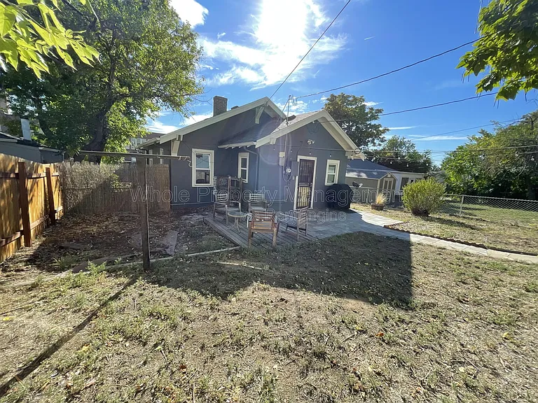 4909 Beach Ct — Photo 3