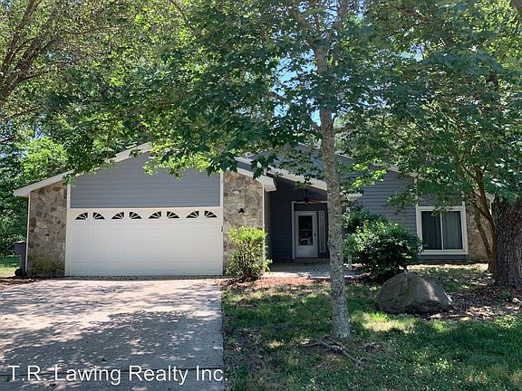 2nd image of 10901 Fox Mill Ln