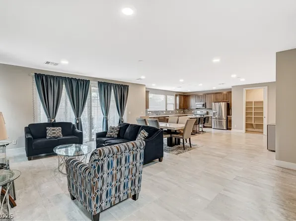 6853 Desert Finch St, North Las Vegas, NV 89084