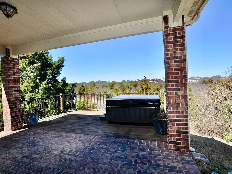 2529 Elk Hollow Ln — Photo 16
