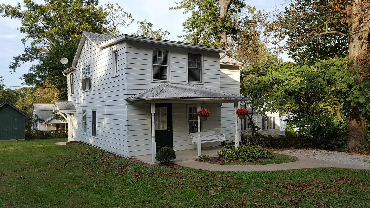 273 Julia Pl photo 1