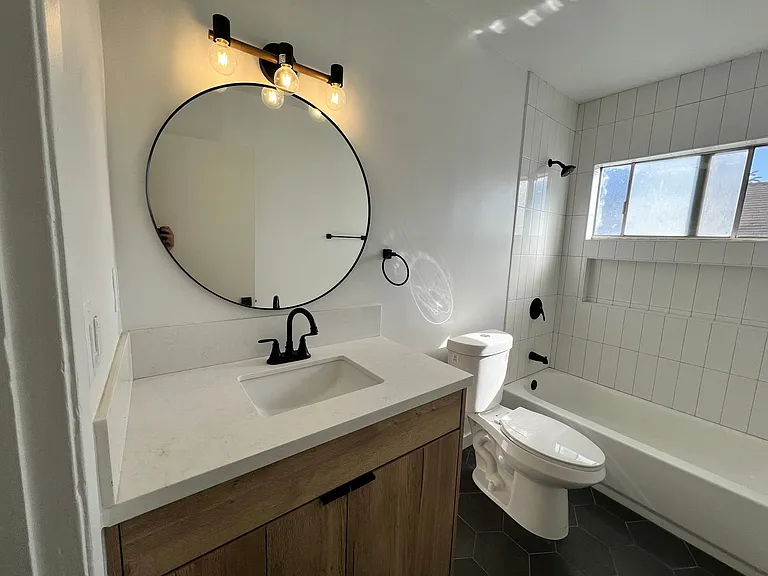 435 N. Euclid — Photo 3