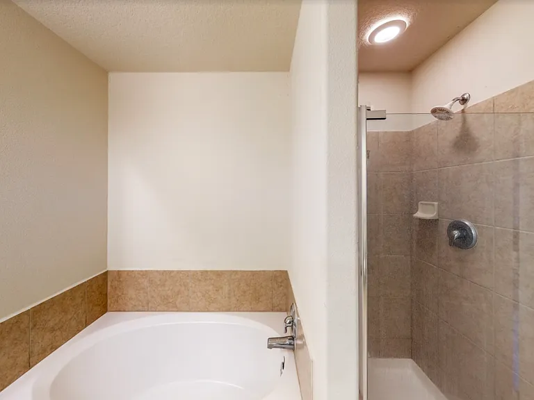 16841 Greenhouse St #16840 — Photo 8